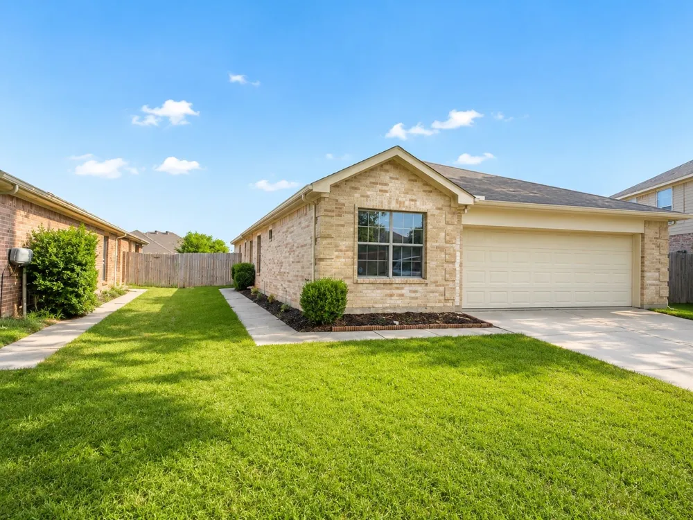 1249 Cottonwood Drive Crowley, TX 76036