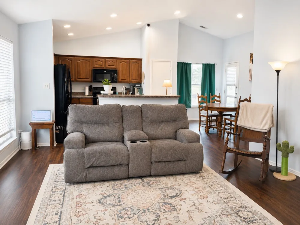 1249 Cottonwood Drive Crowley, TX 76036