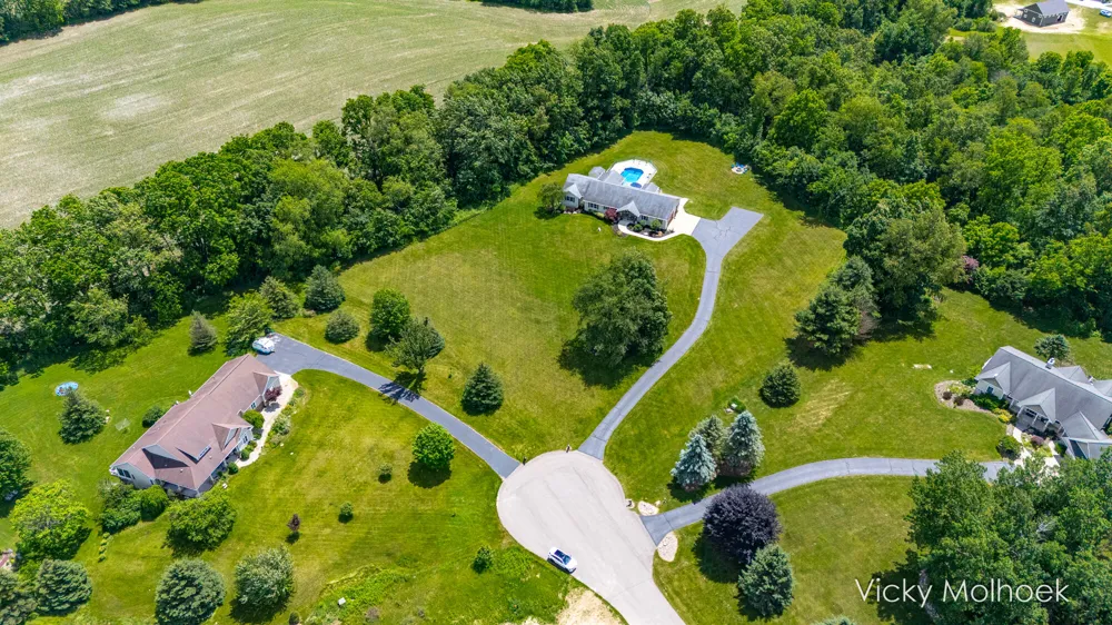 817 Pheasant Ridge Drive Hastings, MI 49058