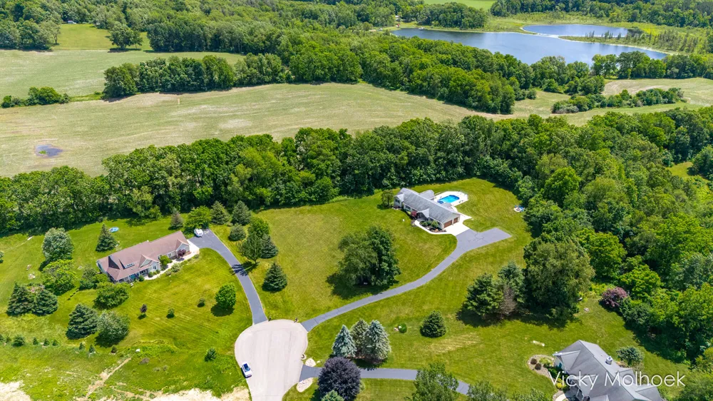 817 Pheasant Ridge Drive Hastings, MI 49058