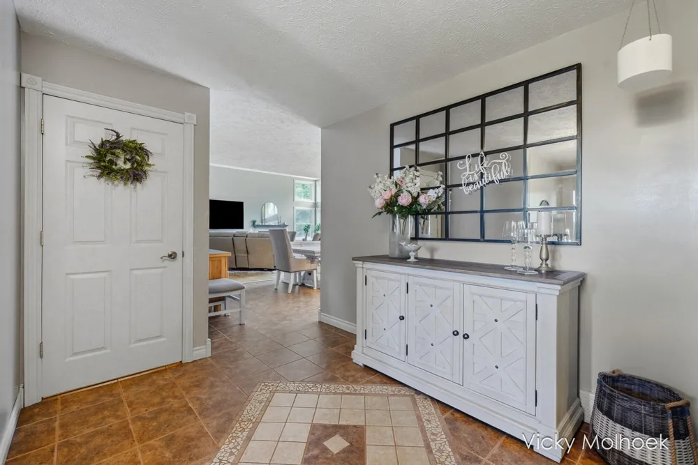 817 Pheasant Ridge Drive Hastings, MI 49058