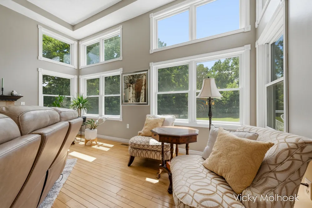 817 Pheasant Ridge Drive Hastings, MI 49058
