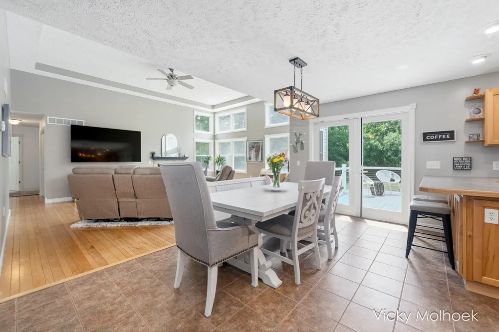 817 Pheasant Ridge Drive Hastings, MI 49058