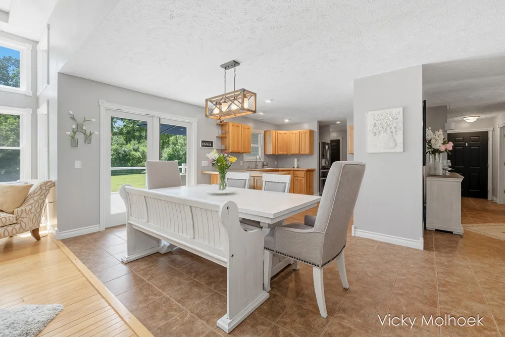 817 Pheasant Ridge Drive Hastings, MI 49058