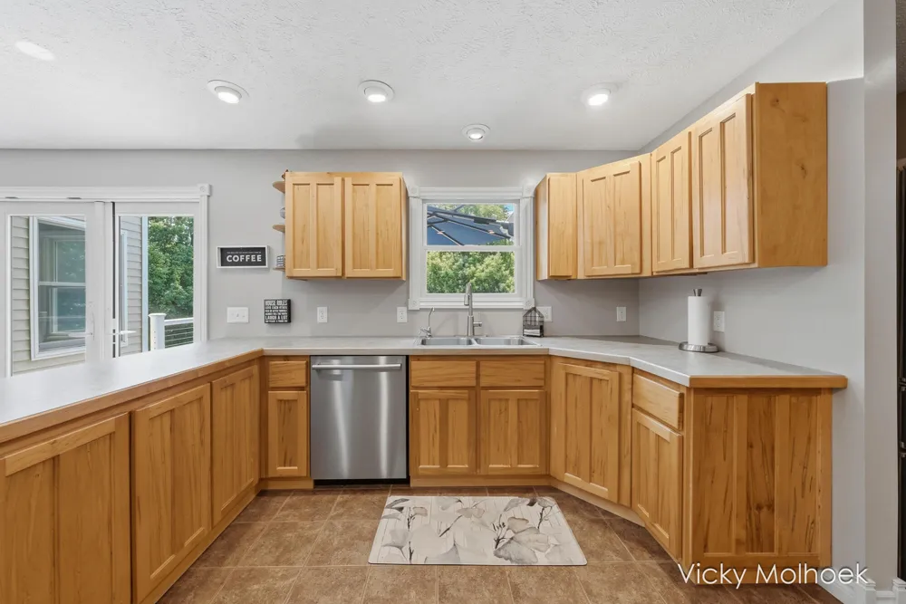817 Pheasant Ridge Drive Hastings, MI 49058