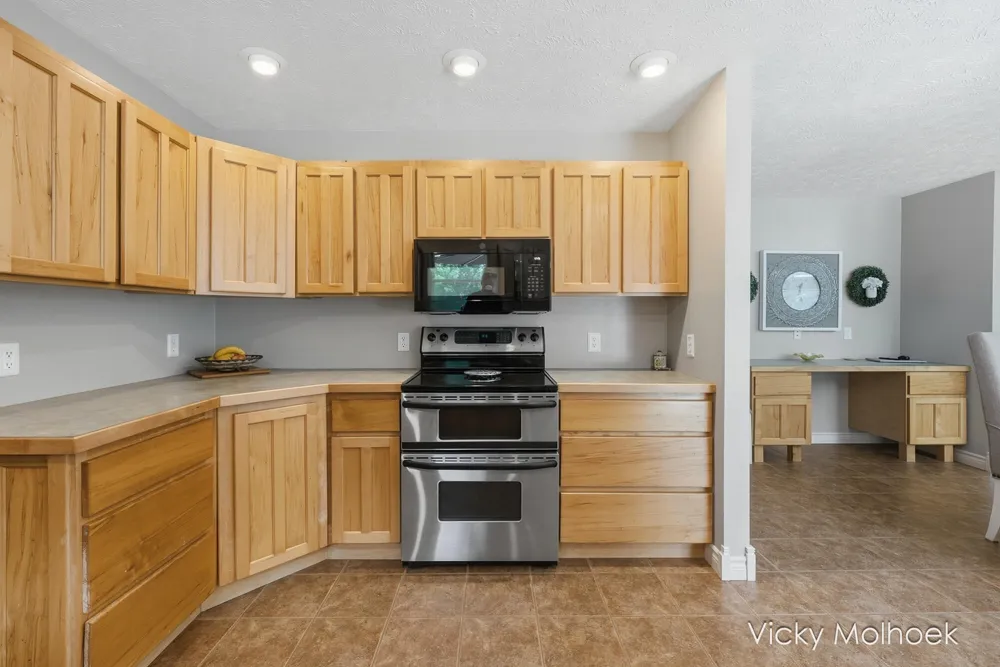 817 Pheasant Ridge Drive Hastings, MI 49058
