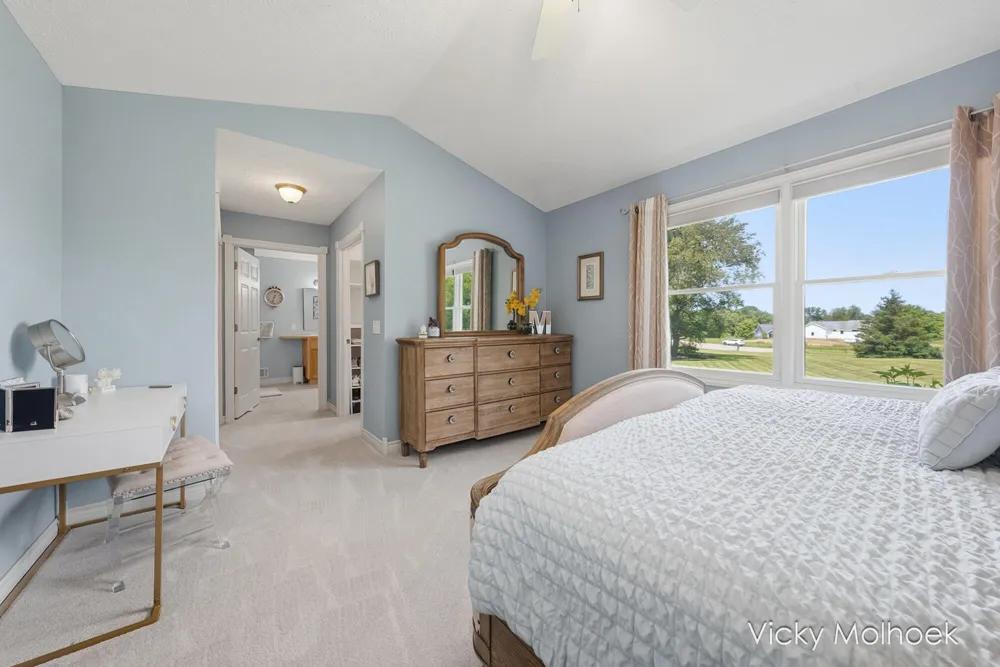 817 Pheasant Ridge Drive Hastings, MI 49058