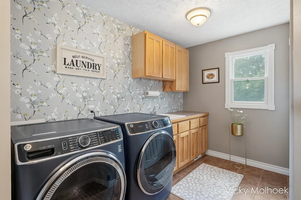 817 Pheasant Ridge Drive Hastings, MI 49058