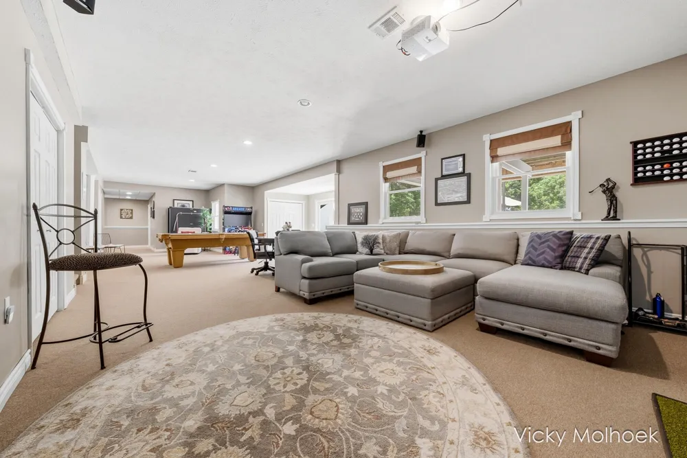 817 Pheasant Ridge Drive Hastings, MI 49058
