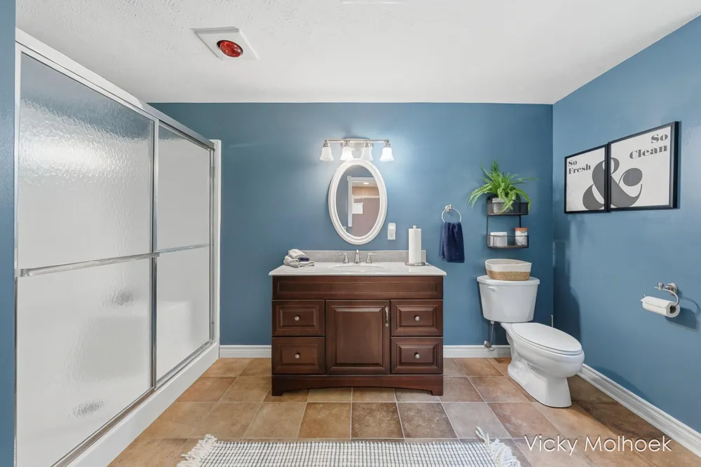 817 Pheasant Ridge Drive Hastings, MI 49058