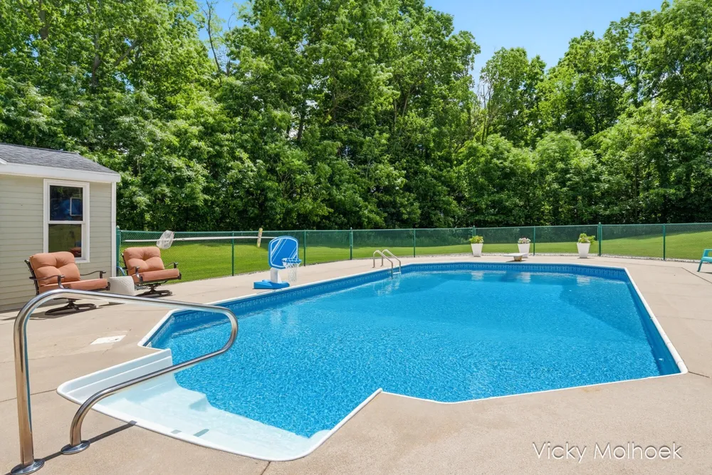 817 Pheasant Ridge Drive Hastings, MI 49058