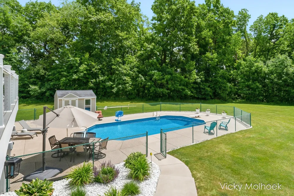 817 Pheasant Ridge Drive Hastings, MI 49058