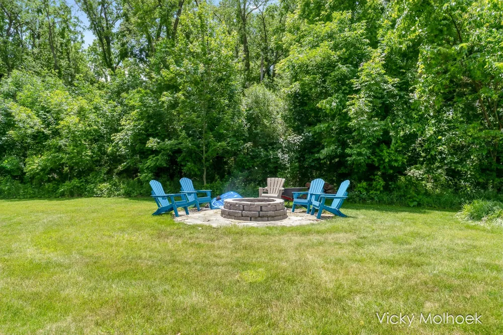 817 Pheasant Ridge Drive Hastings, MI 49058
