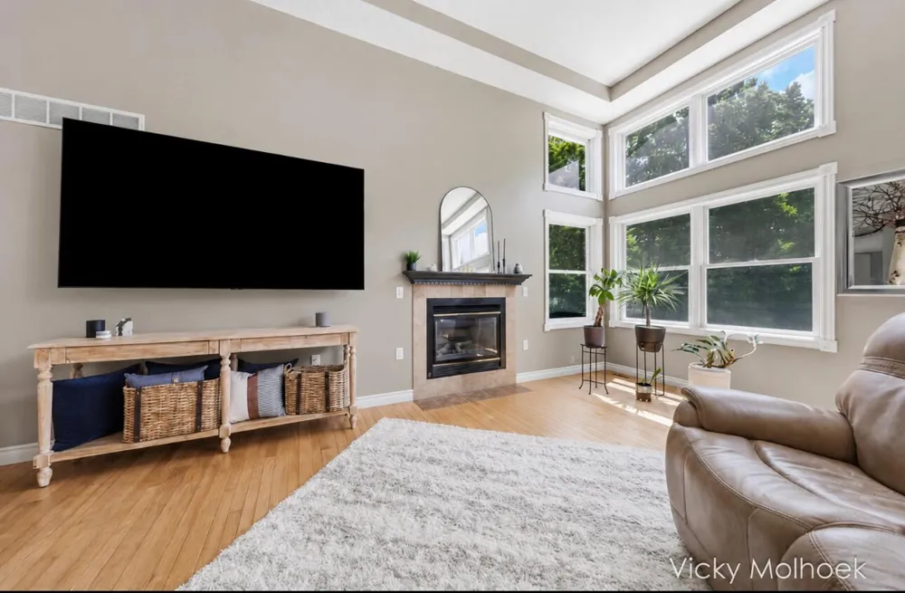 817 Pheasant Ridge Drive Hastings, MI 49058
