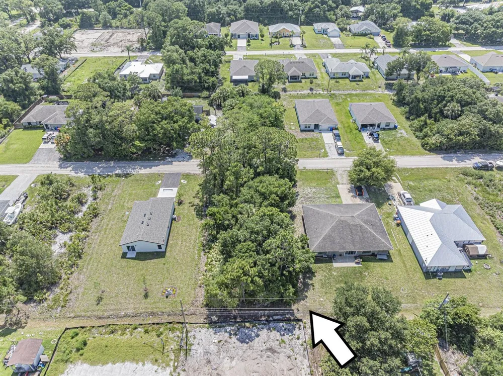8566 105th Avenue Vero Beach, FL 32967