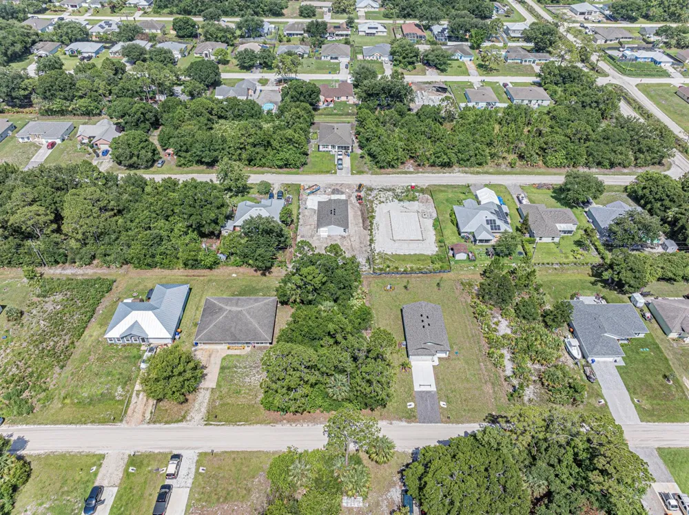 8566 105th Avenue Vero Beach, FL 32967