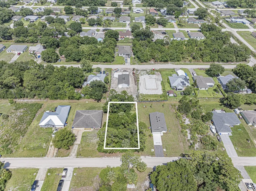 8566 105th Avenue Vero Beach, FL 32967