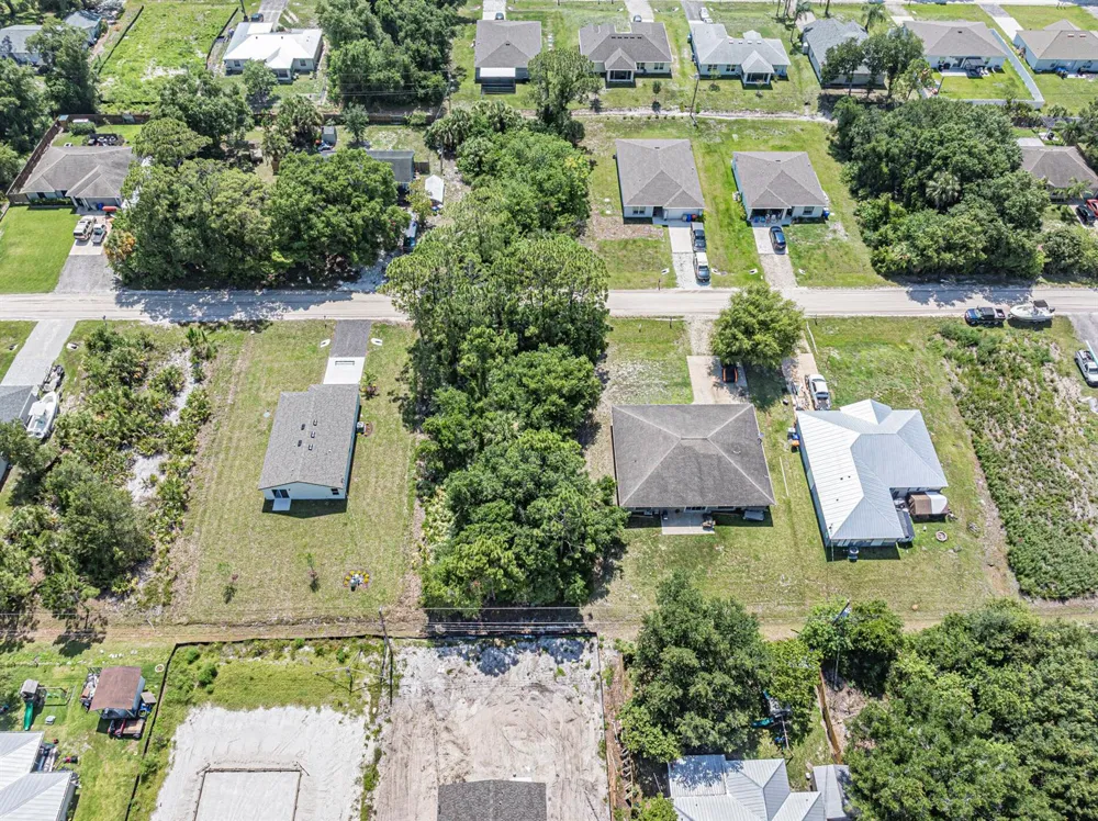 8566 105th Avenue Vero Beach, FL 32967
