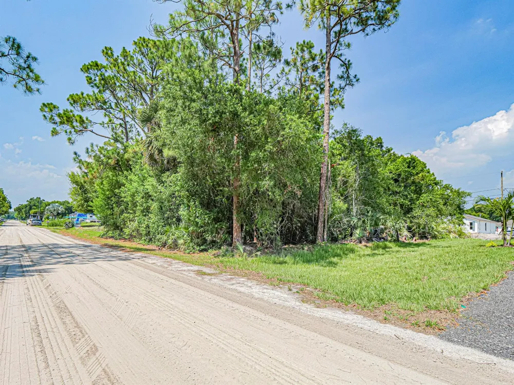 8566 105th Avenue Vero Beach, FL 32967