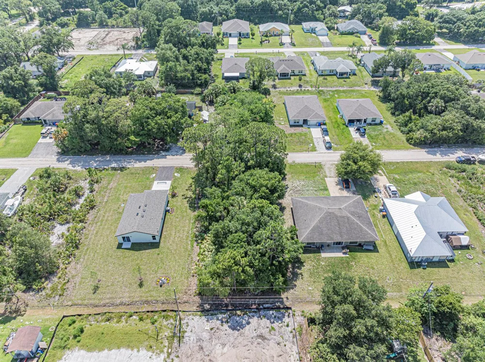 8566 105th Avenue Vero Beach, FL 32967