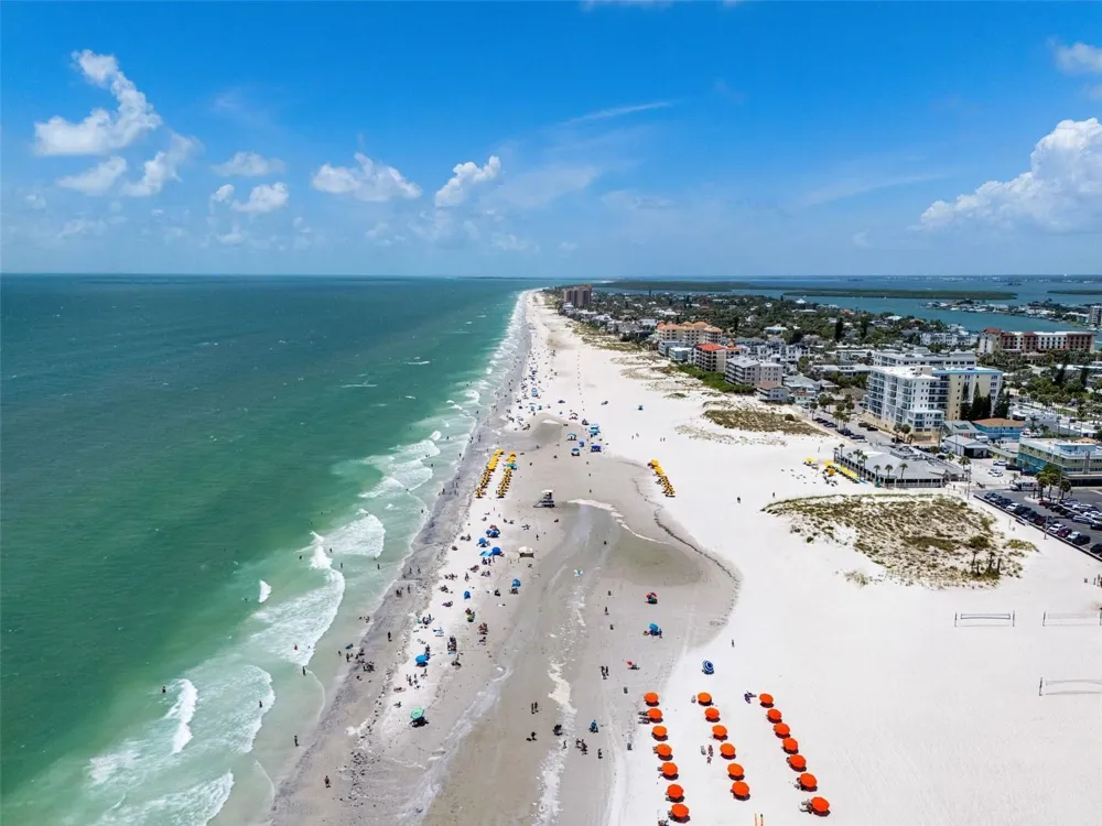 530 MANDALAY AVENUE #106 Clearwater Beach, FL 33767