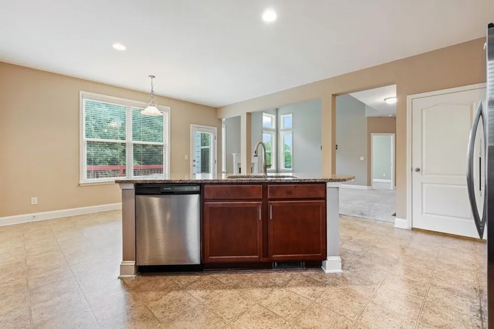 1010 Chelsey Way Roswell, GA 30075