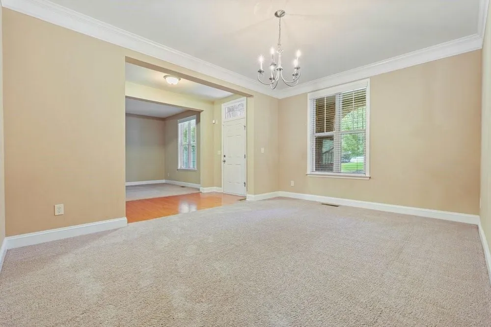 1010 Chelsey Way Roswell, GA 30075