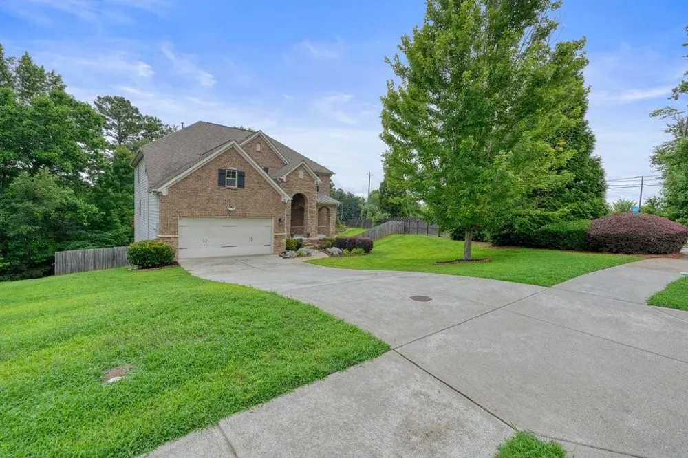 1010 Chelsey Way Roswell, GA 30075