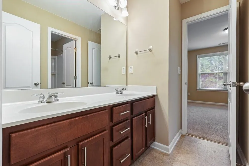 1010 Chelsey Way Roswell, GA 30075