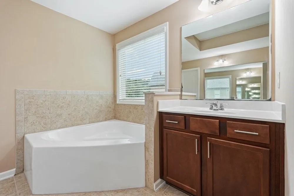 1010 Chelsey Way Roswell, GA 30075