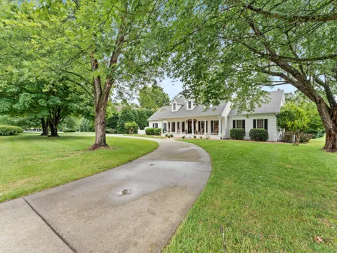 106 Fairways Blvd