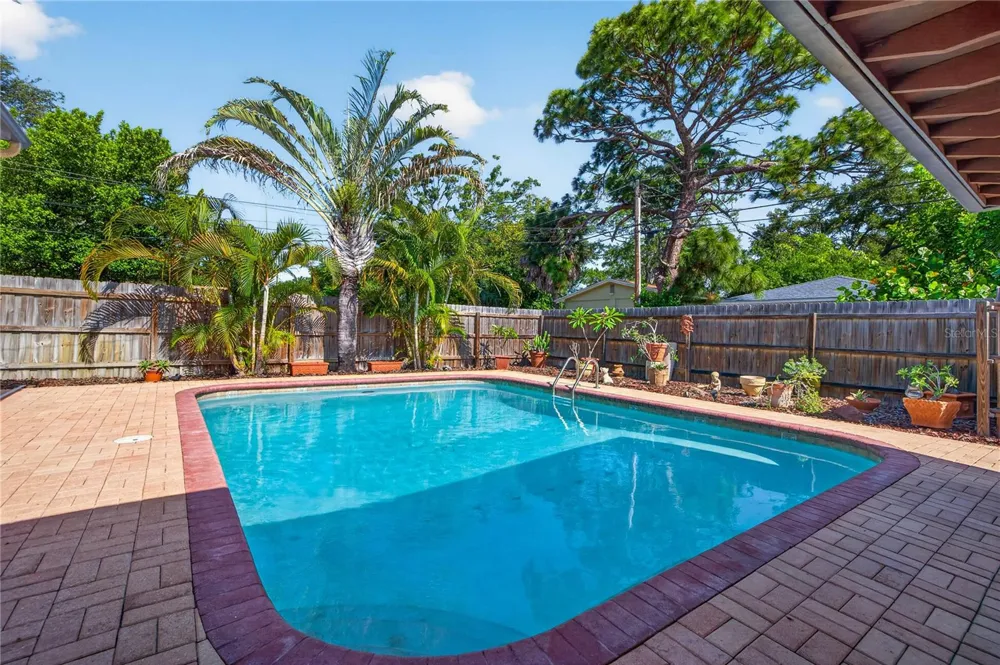 6113 10TH AVENUE S Gulfport, FL 33707