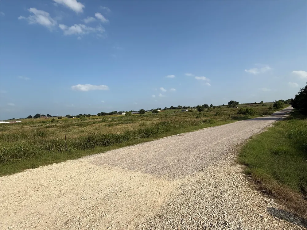 1701 County Road 417 Taylor, TX 76574