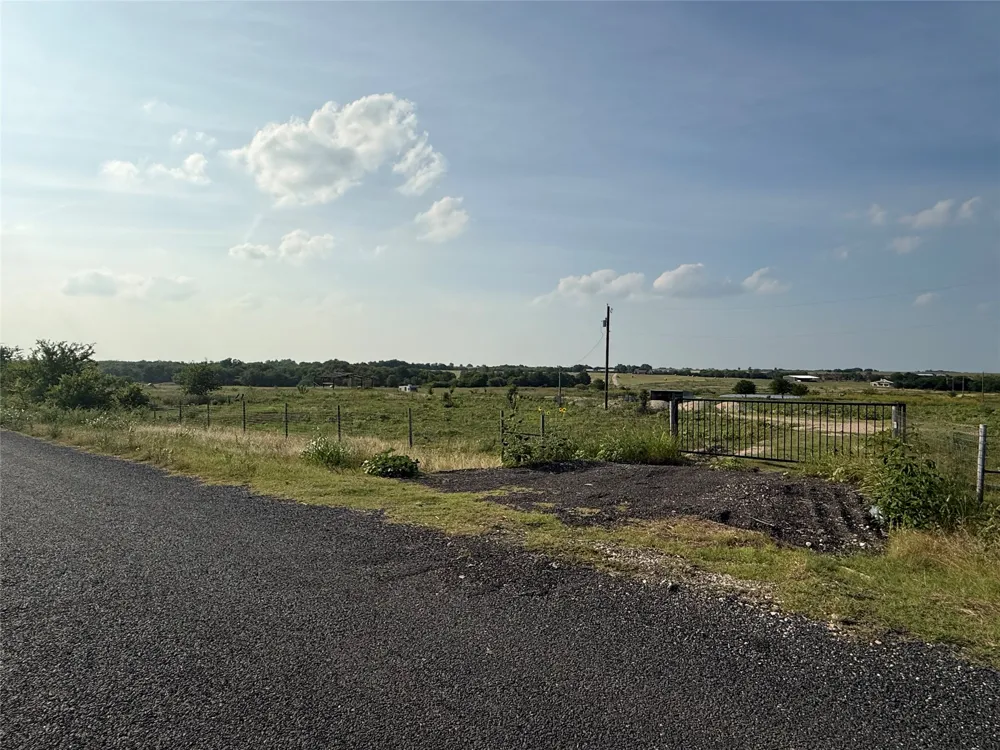 1701 County Road 417 Taylor, TX 76574
