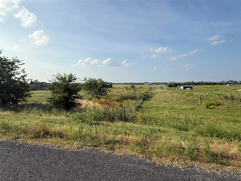 1701 County Road 417 Taylor, TX 76574