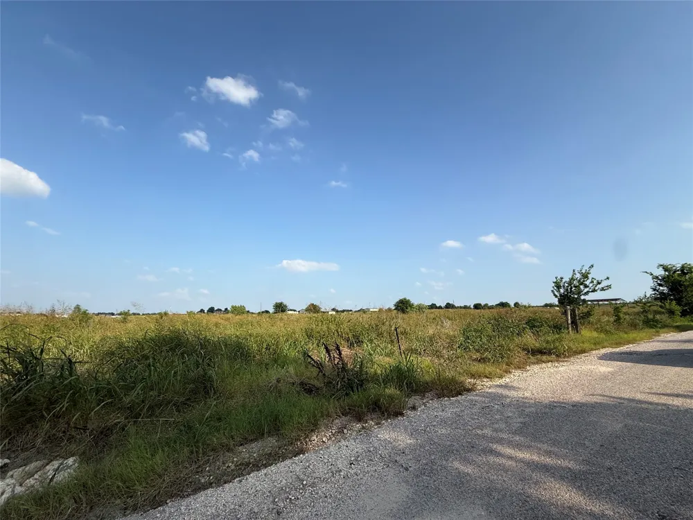 1701 County Road 417 Taylor, TX 76574