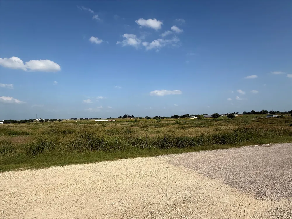 1701 County Road 417 Taylor, TX 76574
