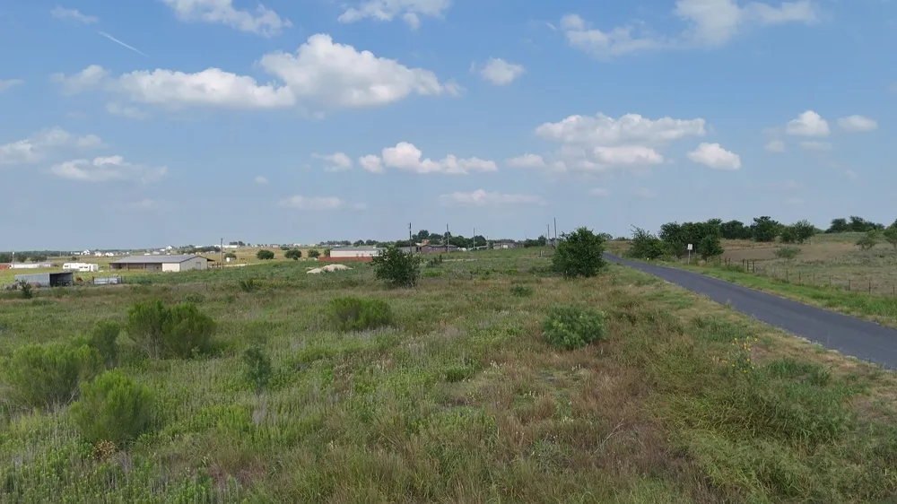 1701 County Road 417 Taylor, TX 76574