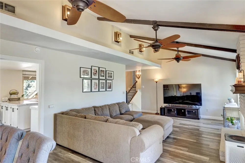25231 Pericia Mission Viejo, CA 92691