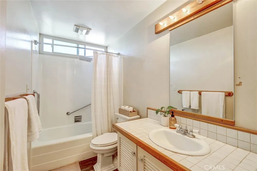 25231 Pericia Mission Viejo, CA 92691