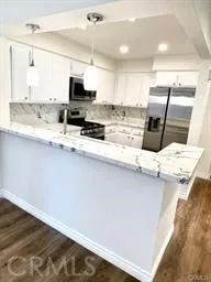 16866 Kingsbury Granada Hills, CA 91344