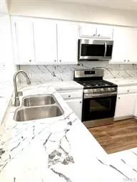 16866 Kingsbury Granada Hills, CA 91344