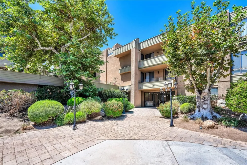 16866 Kingsbury Granada Hills, CA 91344