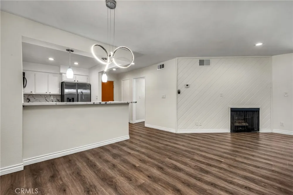 16866 Kingsbury Granada Hills, CA 91344