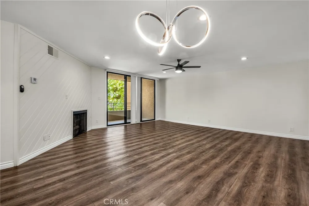 16866 Kingsbury Granada Hills, CA 91344