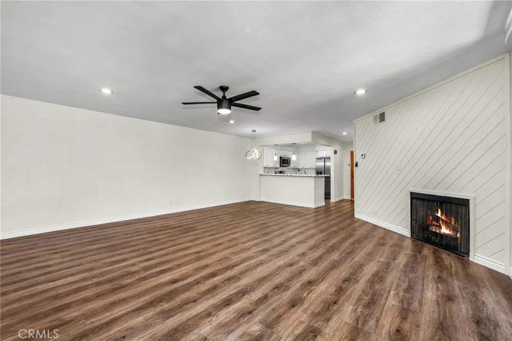 16866 Kingsbury Granada Hills, CA 91344
