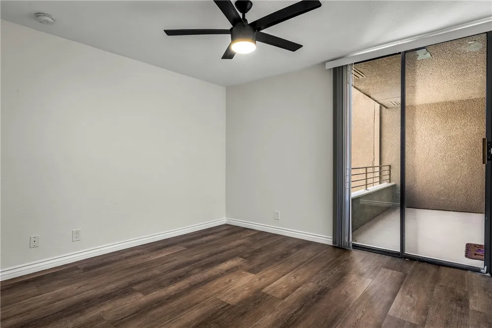 16866 Kingsbury Granada Hills, CA 91344