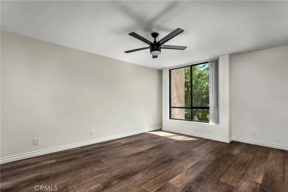 16866 Kingsbury Granada Hills, CA 91344