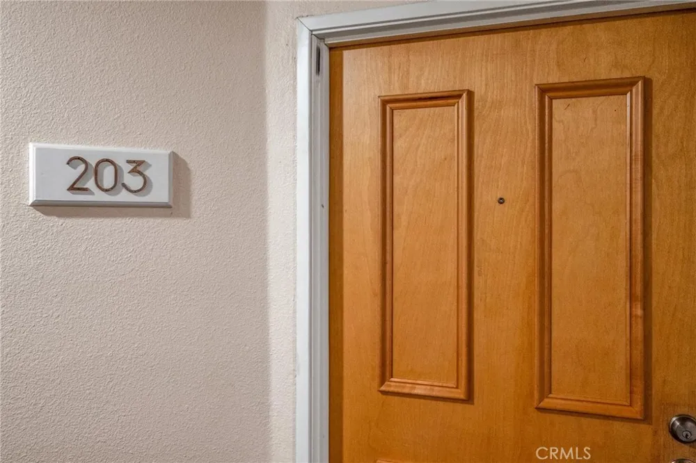 16866 Kingsbury Granada Hills, CA 91344