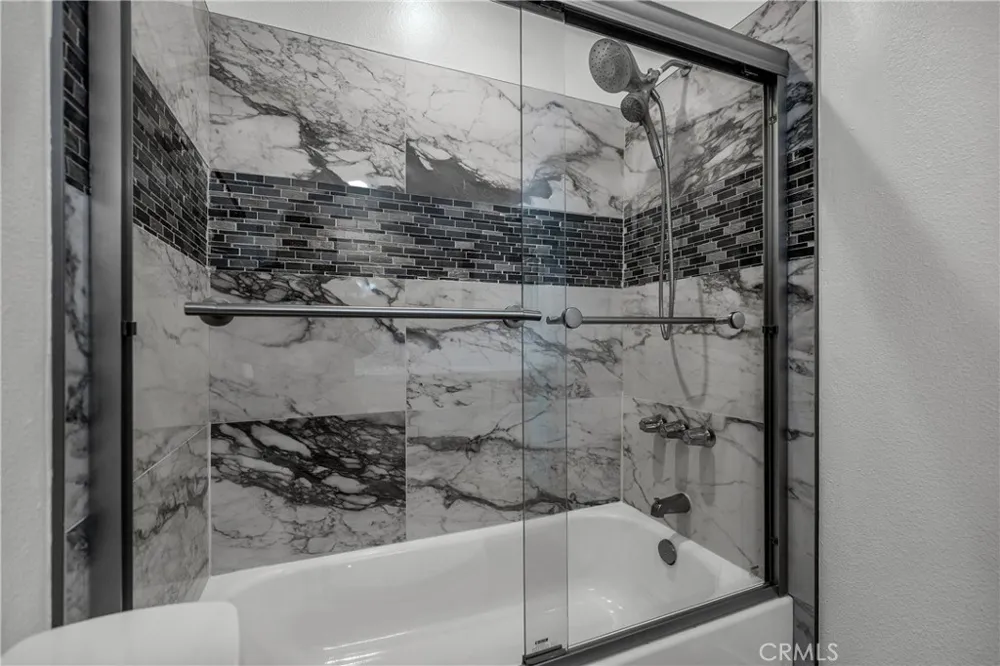 16866 Kingsbury Granada Hills, CA 91344